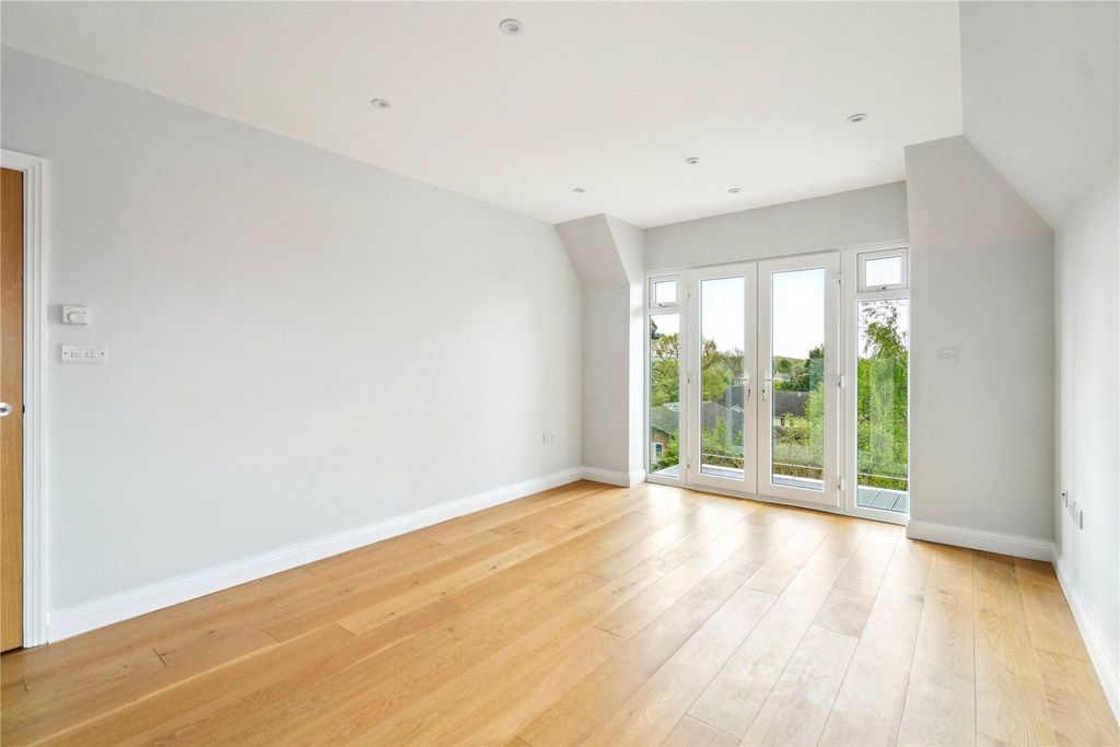 Property photo 2 of 10 Picture No. 28