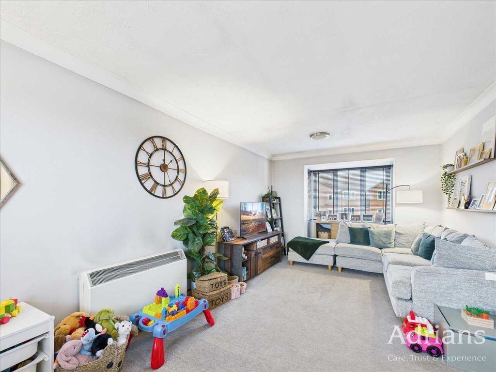 Property photo 2 of 11