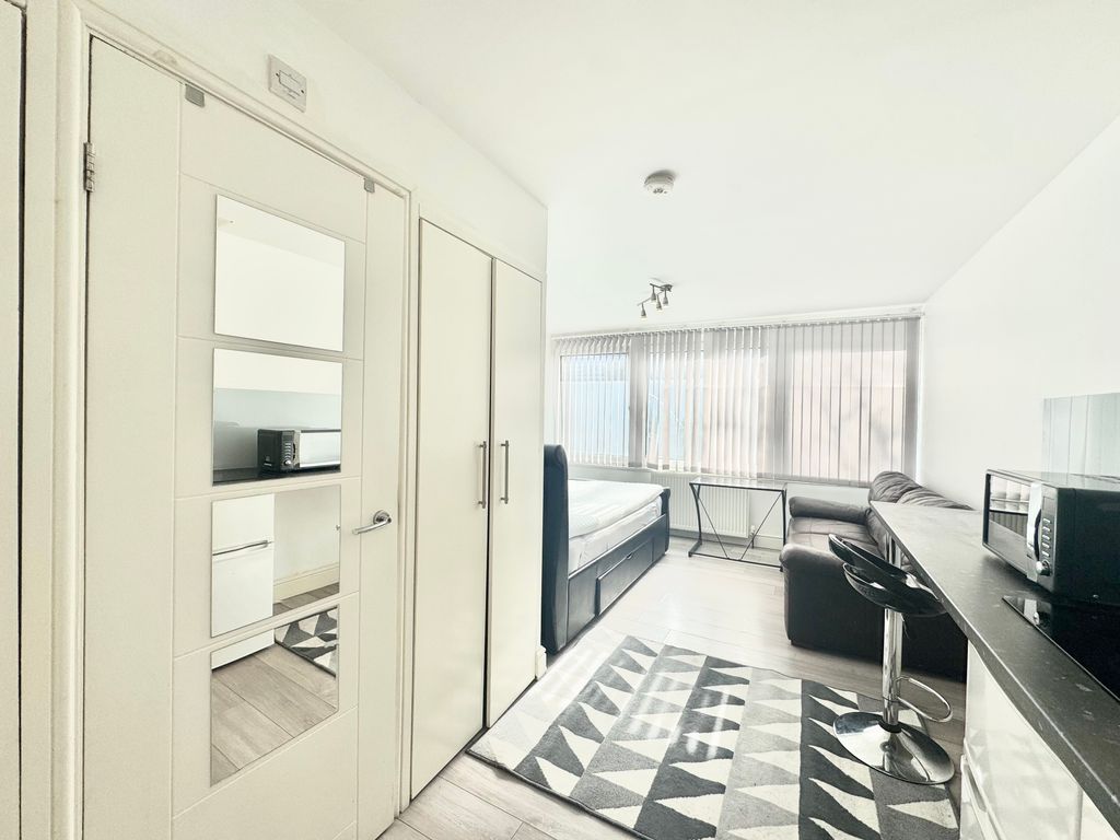 Property photo 1 of 7 1