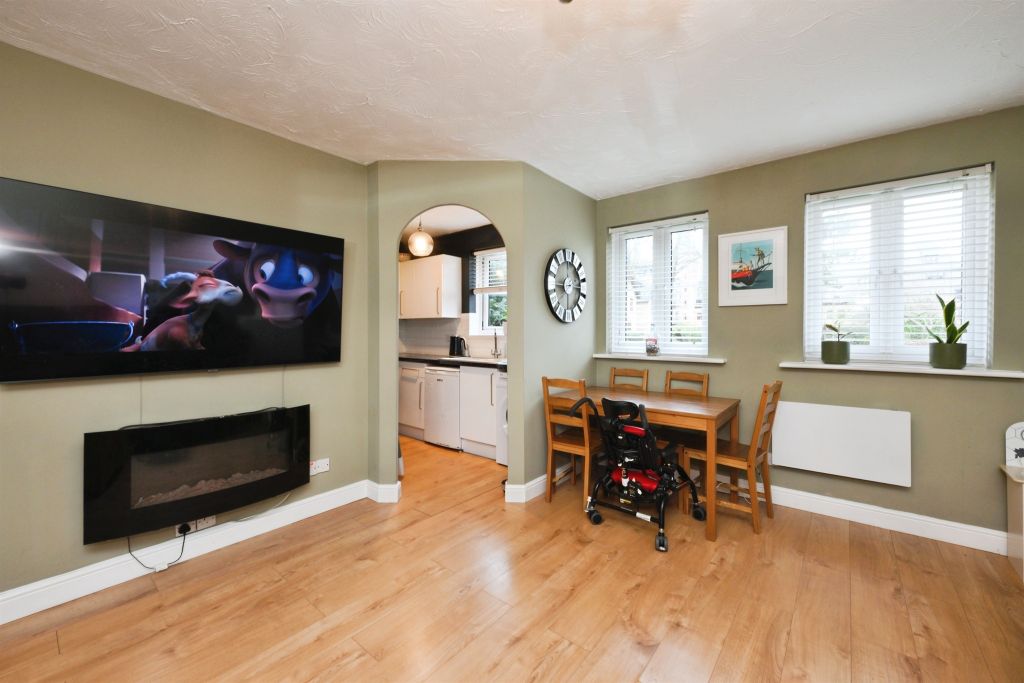 Property photo 2 of 16