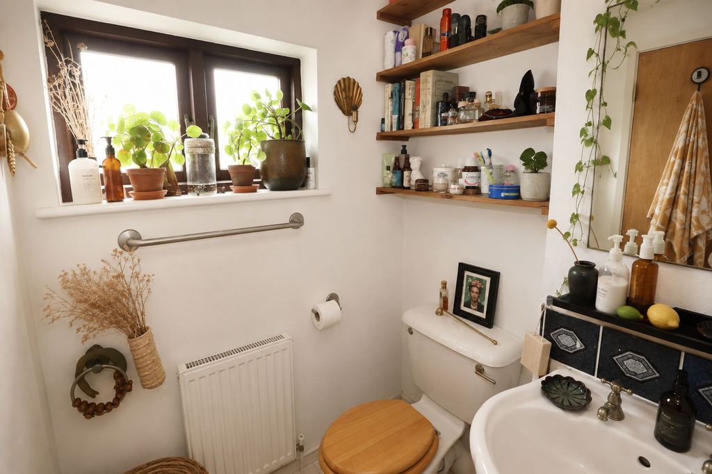Property photo 3 of 8