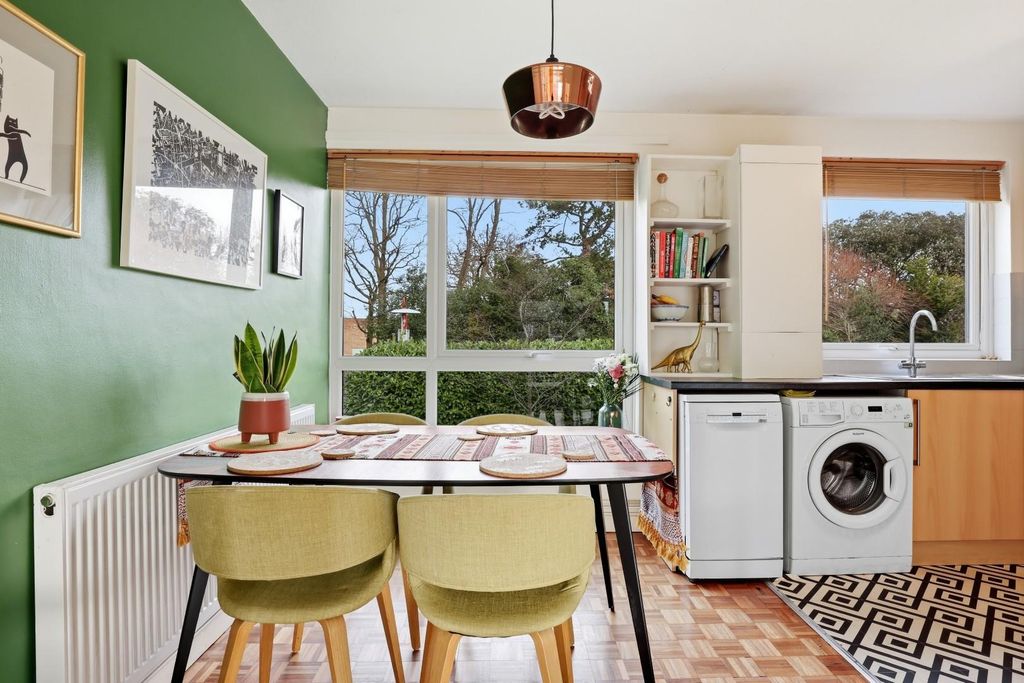 Property photo 3 of 14 09-Aa23Jhpropworld - 4 Leamington Court - 26.Jpg