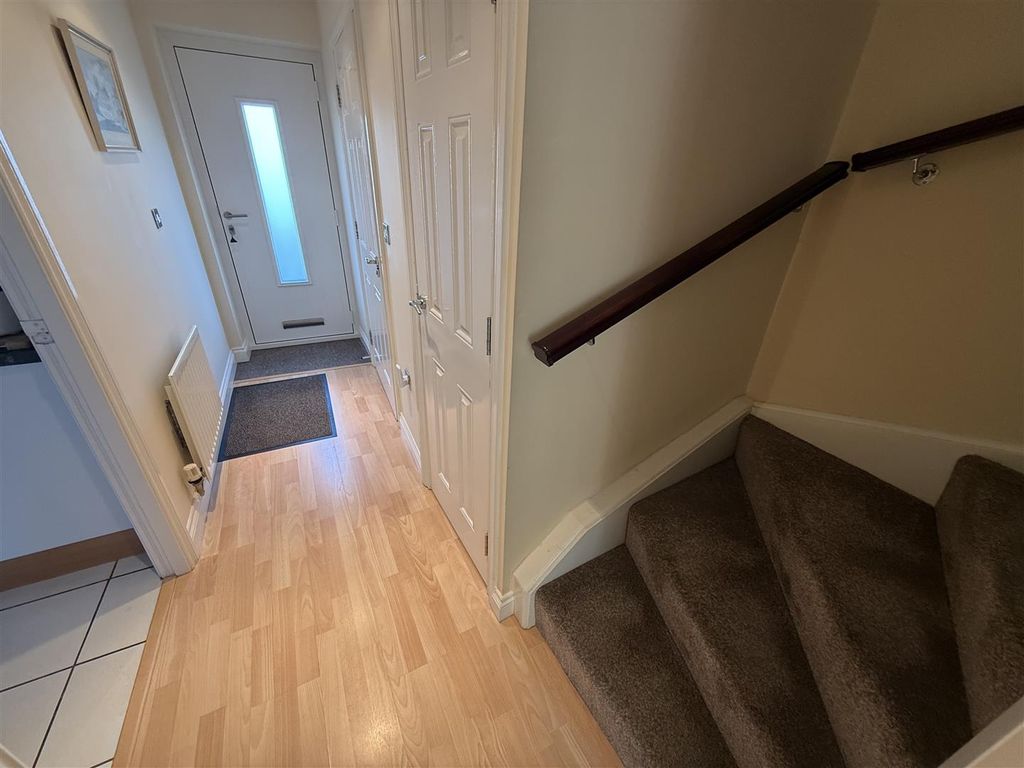 Property photo 3 of 20 Hallway