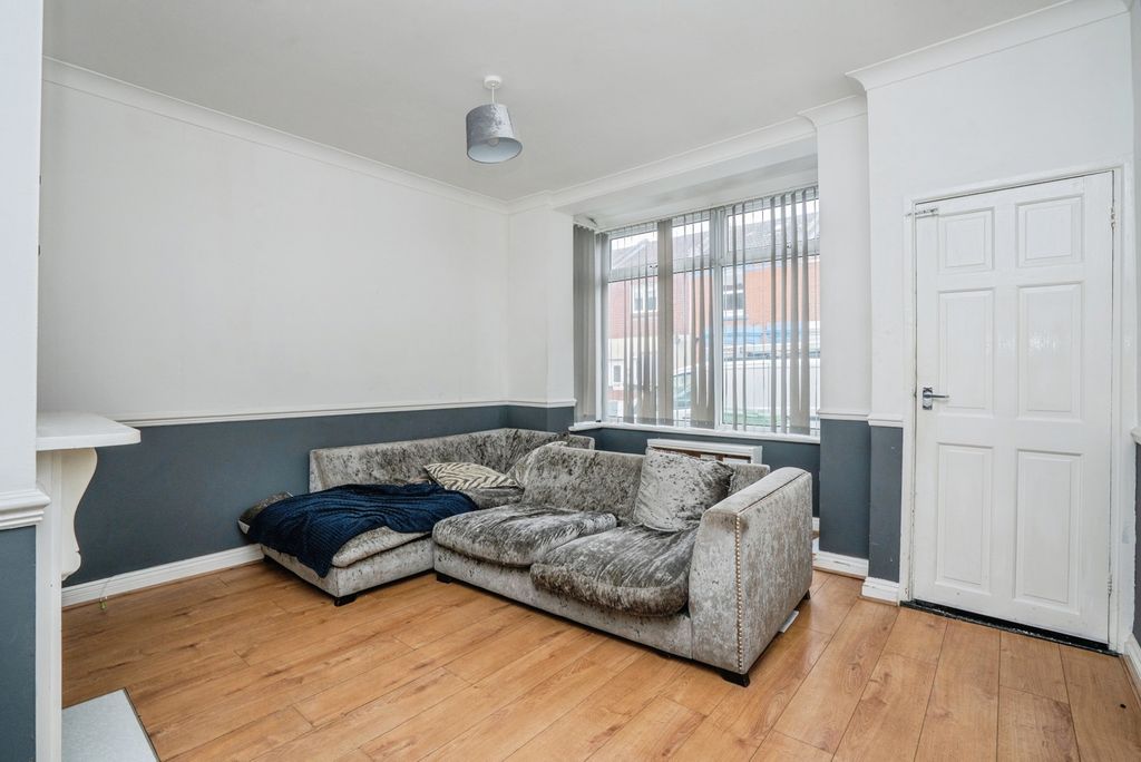 Property photo 2 of 19 Pbox-Img.Jpg