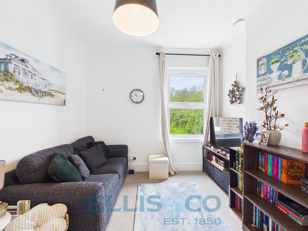 Property photo 3 of 10 Picture No. 04
