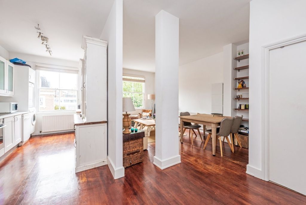 Property photo 2 of 10 4