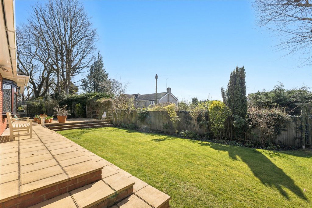 Property photo 2 of 13 Garden