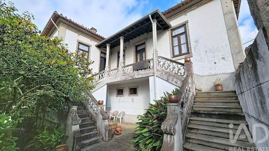 Property photo 1 of 32