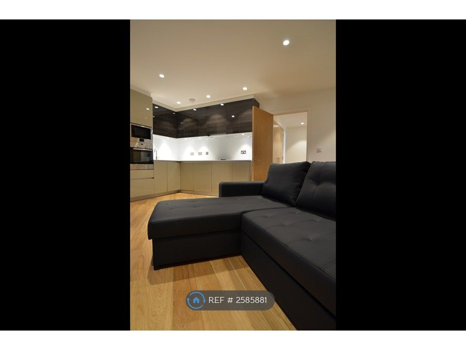 Property photo 2 of 9 Living Are