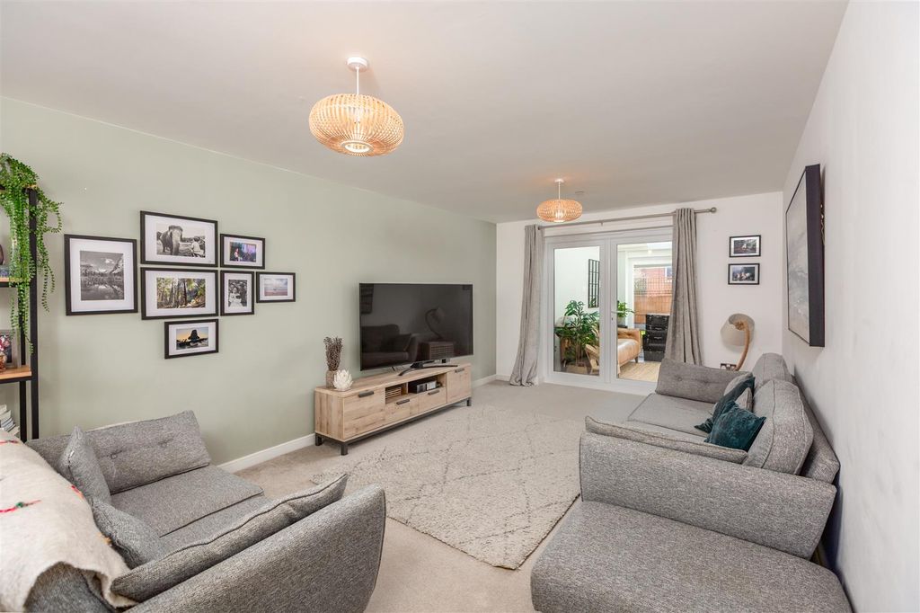 Property photo 2 of 40 Cz0A8974-Edit.Jpg