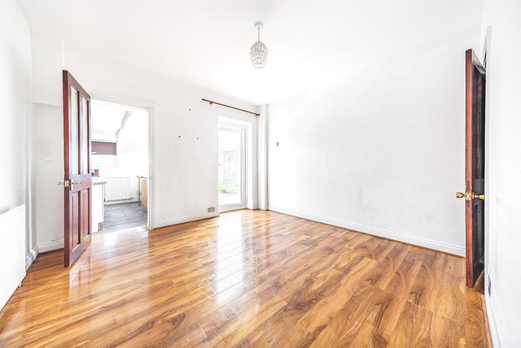 Property photo 3 of 9 Dining Room
