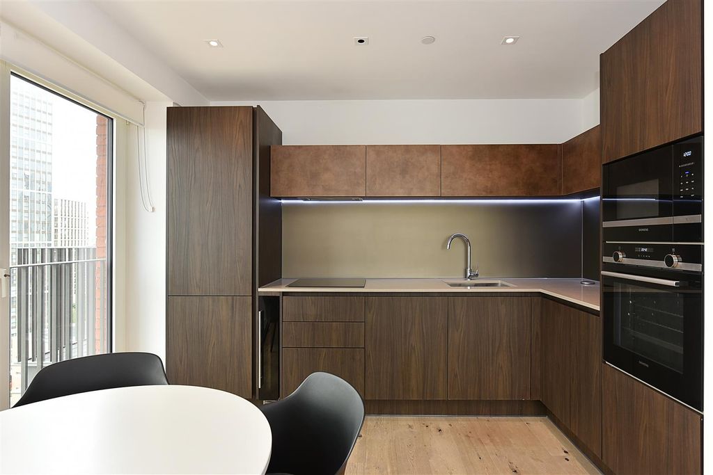 Property photo 2 of 6 Flat 81, 7A Exchange Gardens (8).Jpg