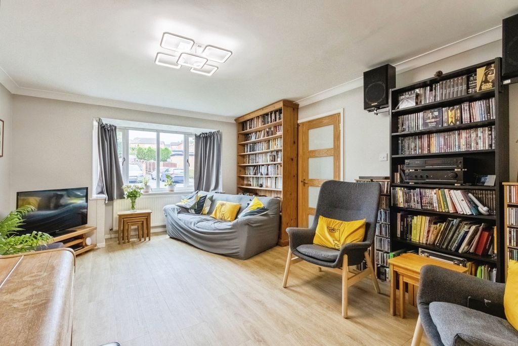 Property photo 3 of 21 Pbox-Img.Jpg