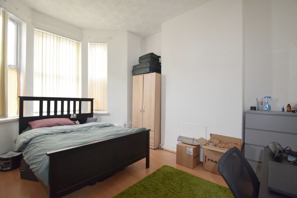 Property photo 2 of 10 Photo 4