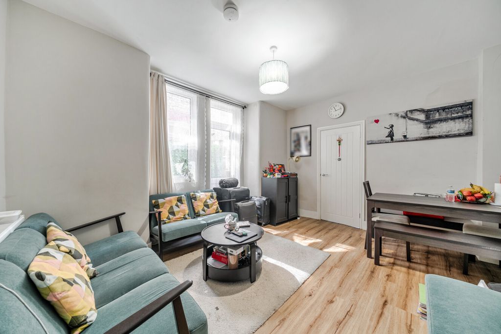 Property photo 1 of 8 1485980-7-6A4Fb25...