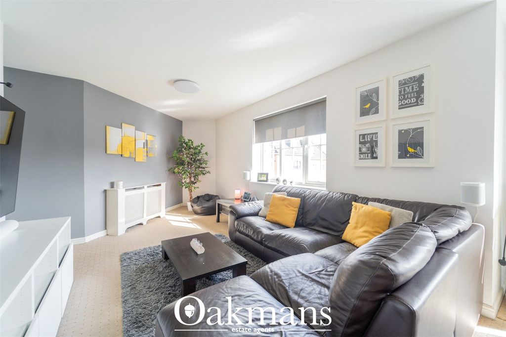 Property photo 2 of 23 Picture No. 16