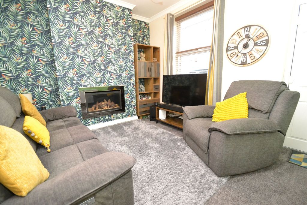 Property photo 2 of 15 Photograph 2