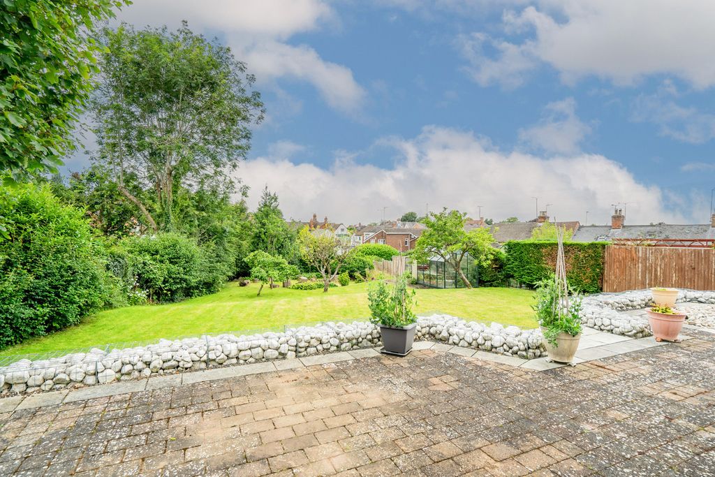 Property photo 2 of 41