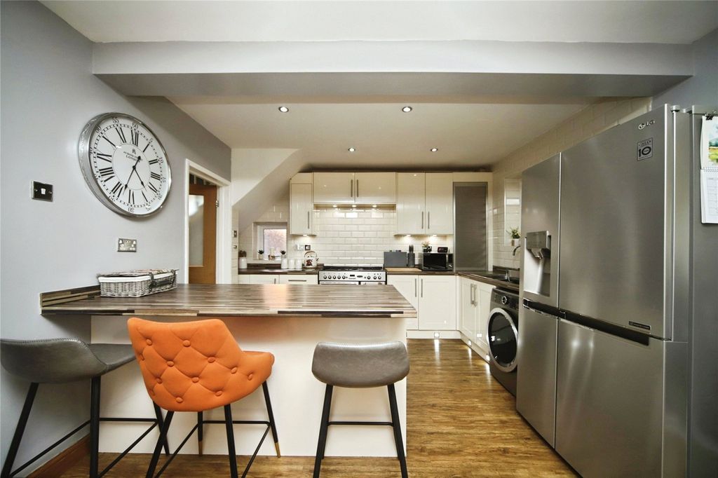 Property photo 2 of 20 Picture No. 33