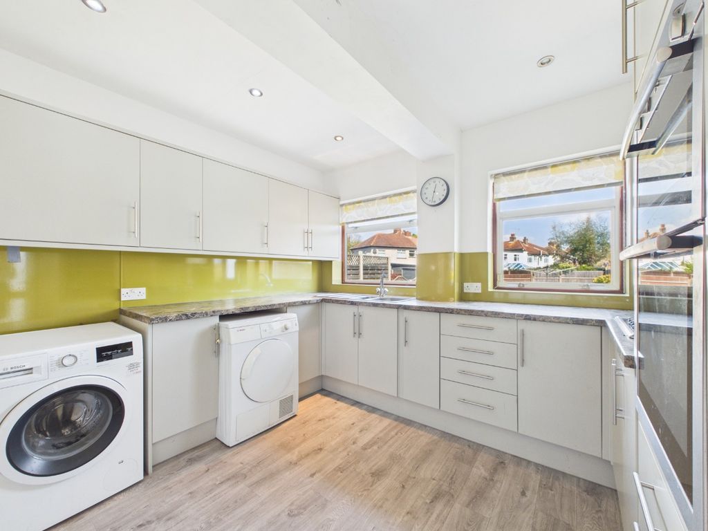 Property photo 2 of 17 4723383