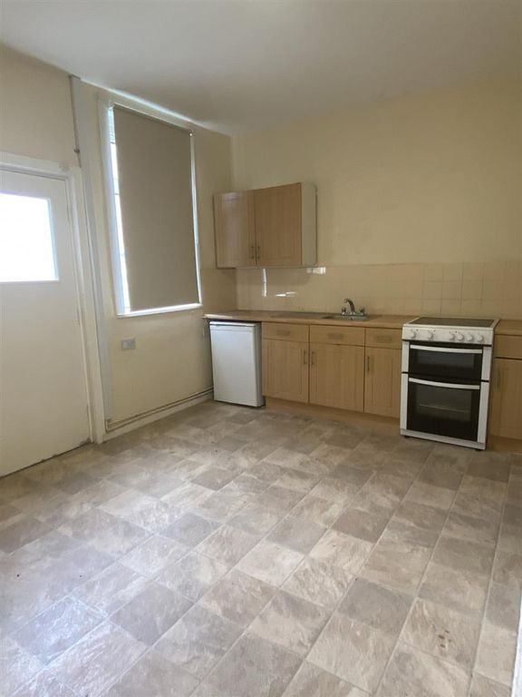 Property photo 2 of 9 Thickness Avenue, Wigan, Wn6 8Pw