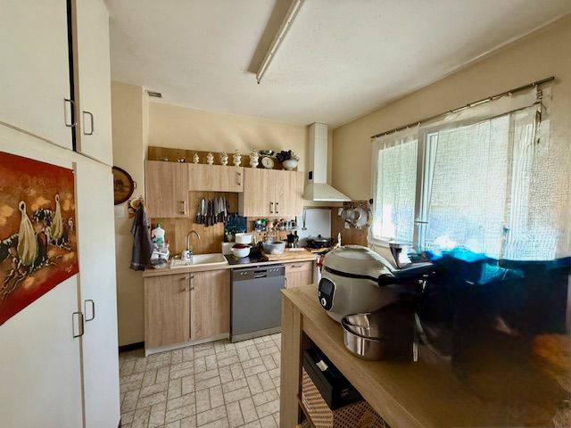 Property photo 3 of 23 Img_5439