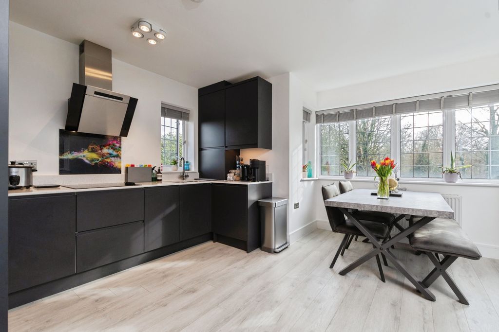 Property photo 3 of 22 Kitchen