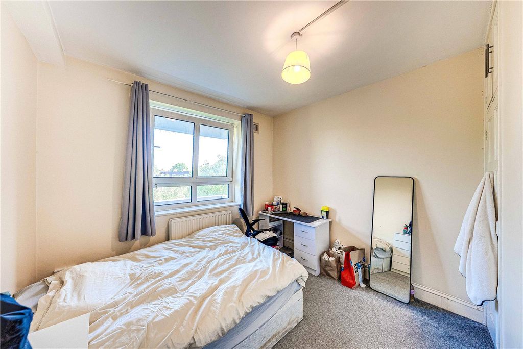 Property photo 2 of 14 Picture No. 32