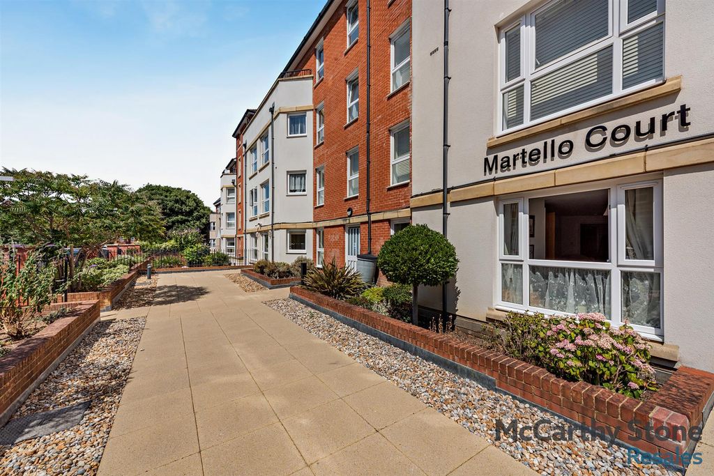 Property photo 1 of 22 8695978-Exterior03-800.Jpg
