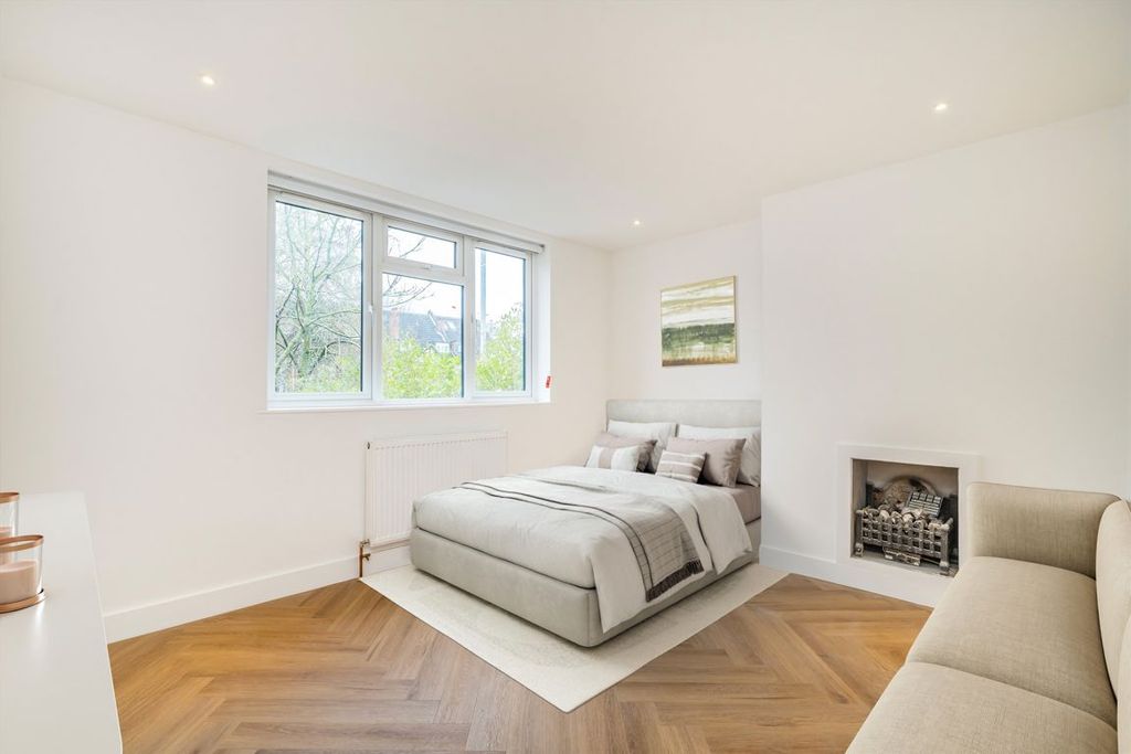 Property photo 3 of 4