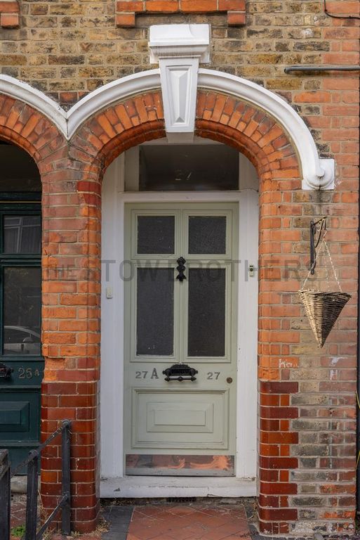 Property photo 2 of 17