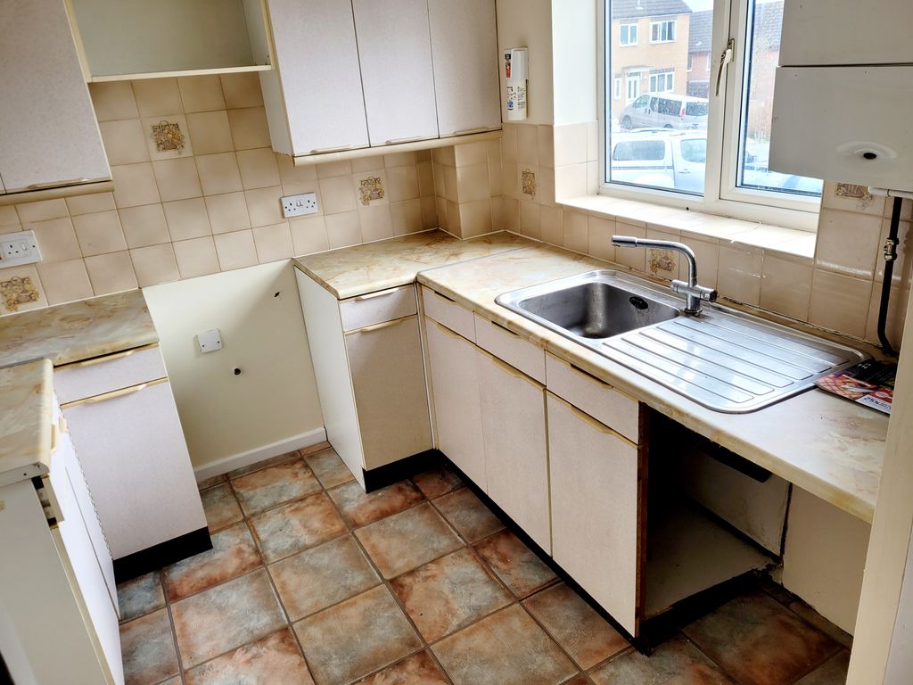 Property photo 3 of 13 Kitchen