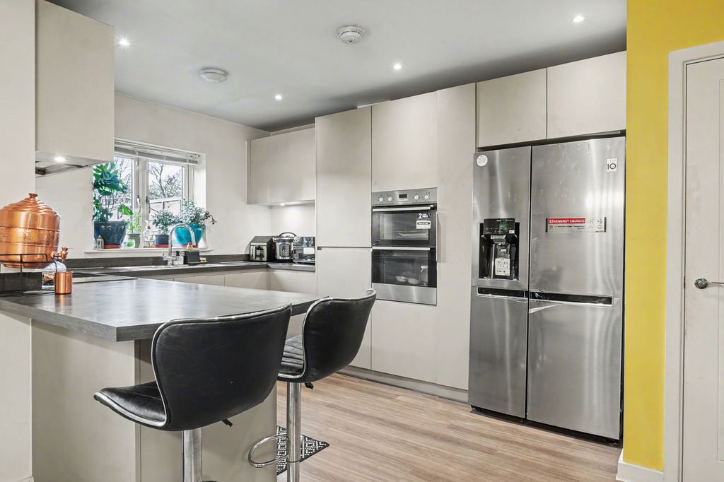 Property photo 2 of 30