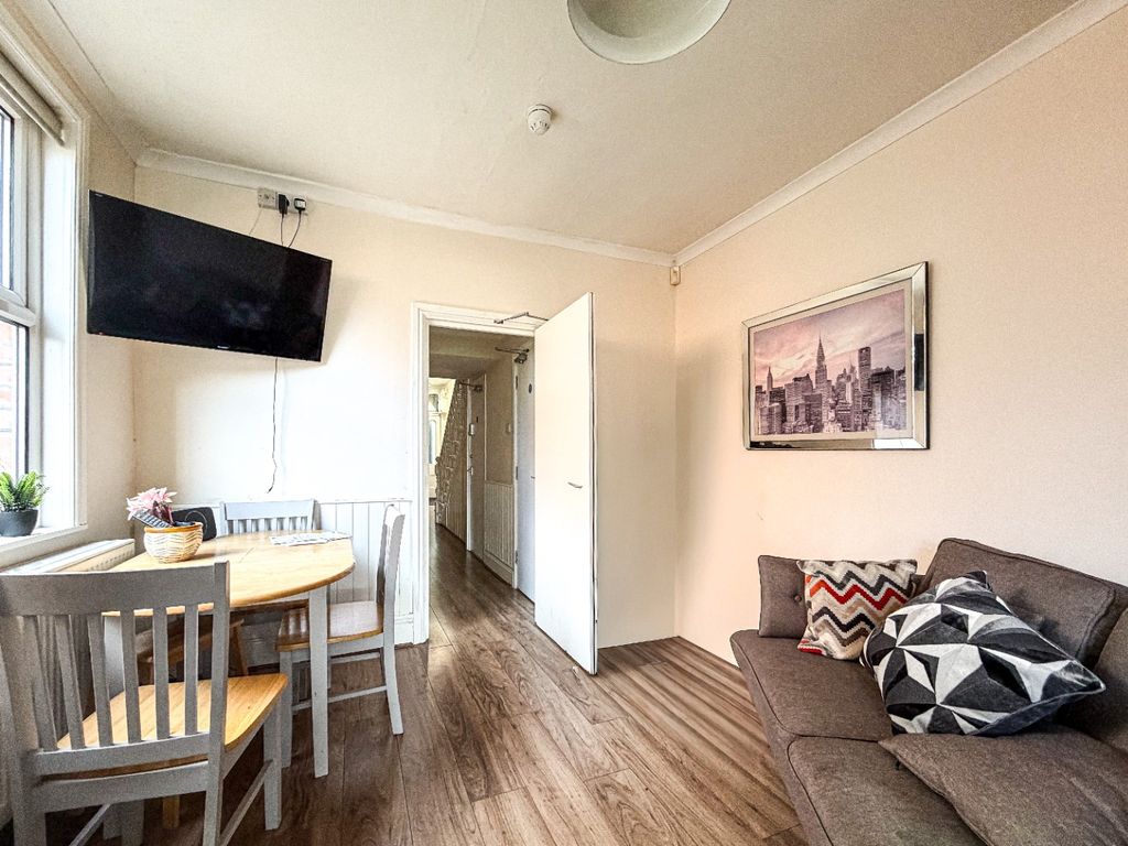 Property photo 3 of 9 5520732