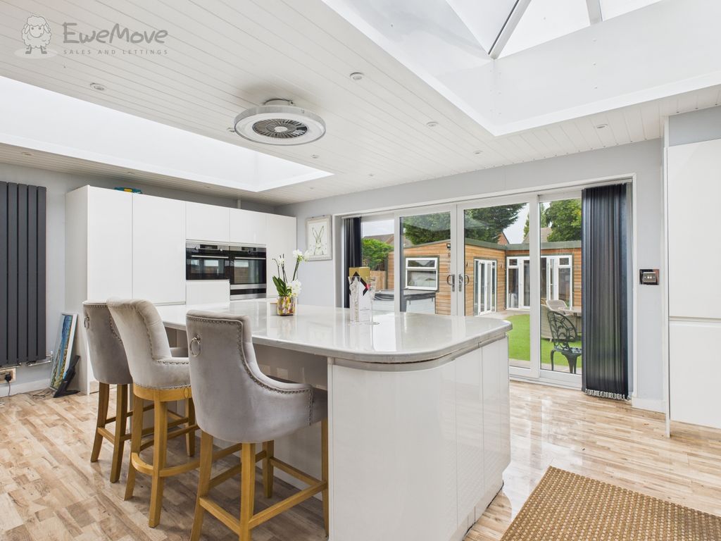 Property photo 3 of 24 Cam05065G0-Pr0013-Still009