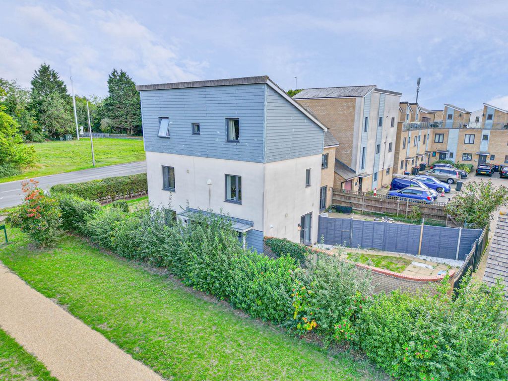 Property photo 1 of 27