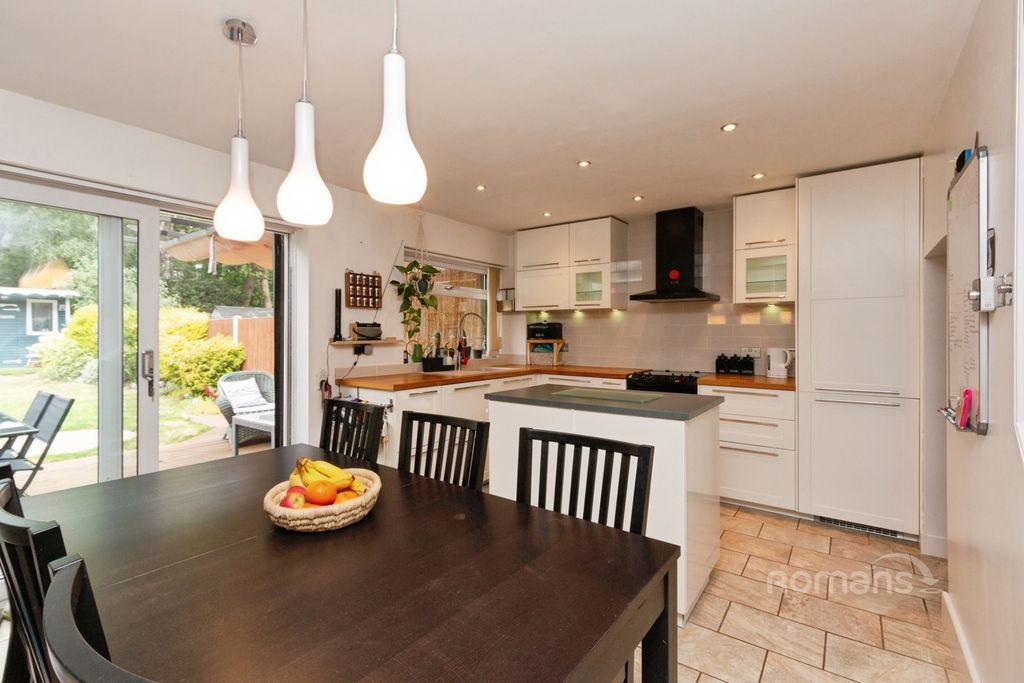 Property photo 3 of 17 Pbox-Img.Jpg