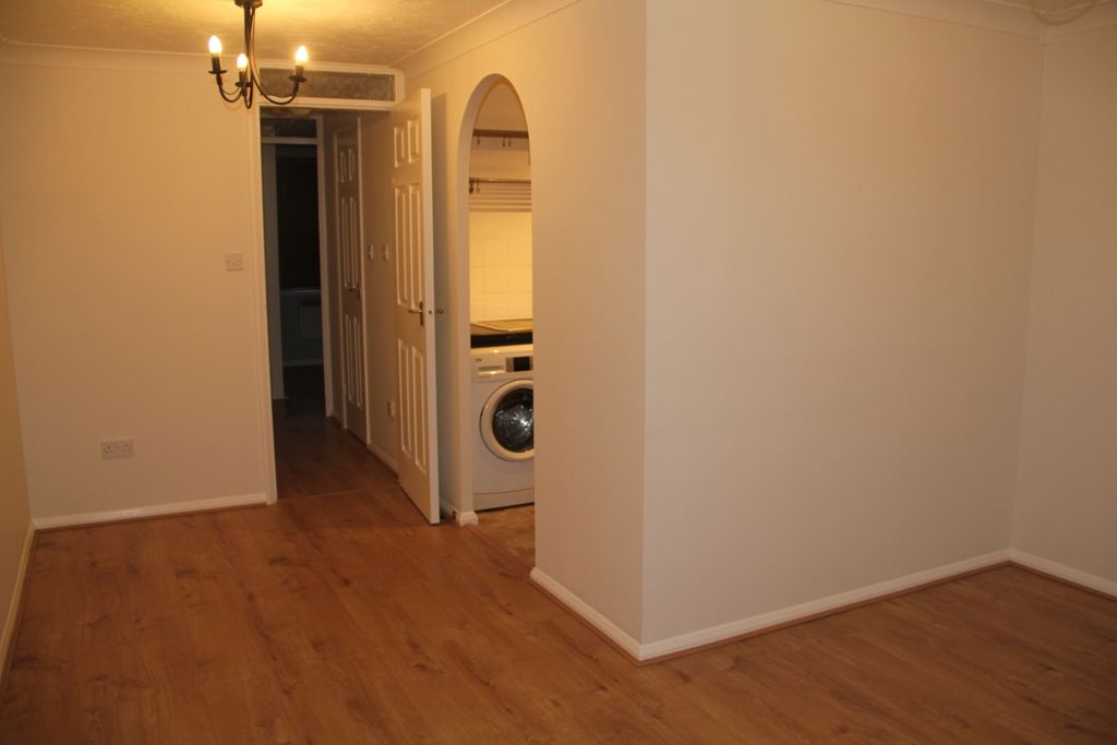 Property photo 3 of 6 Living Room