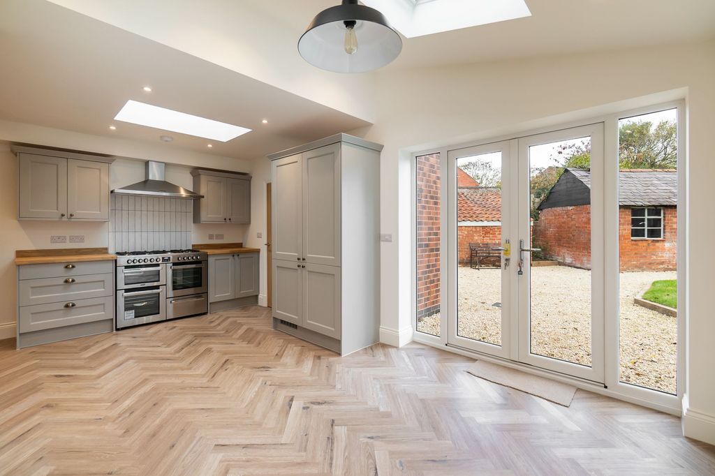 Property photo 1 of 25