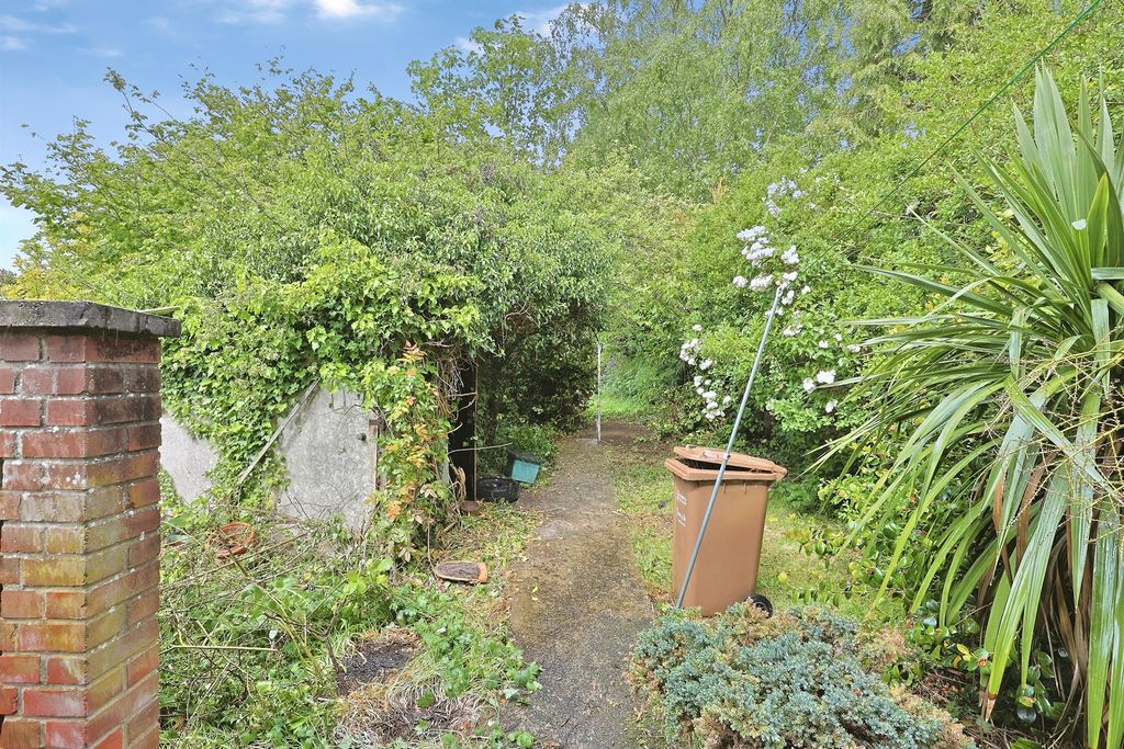 Property photo 3 of 16