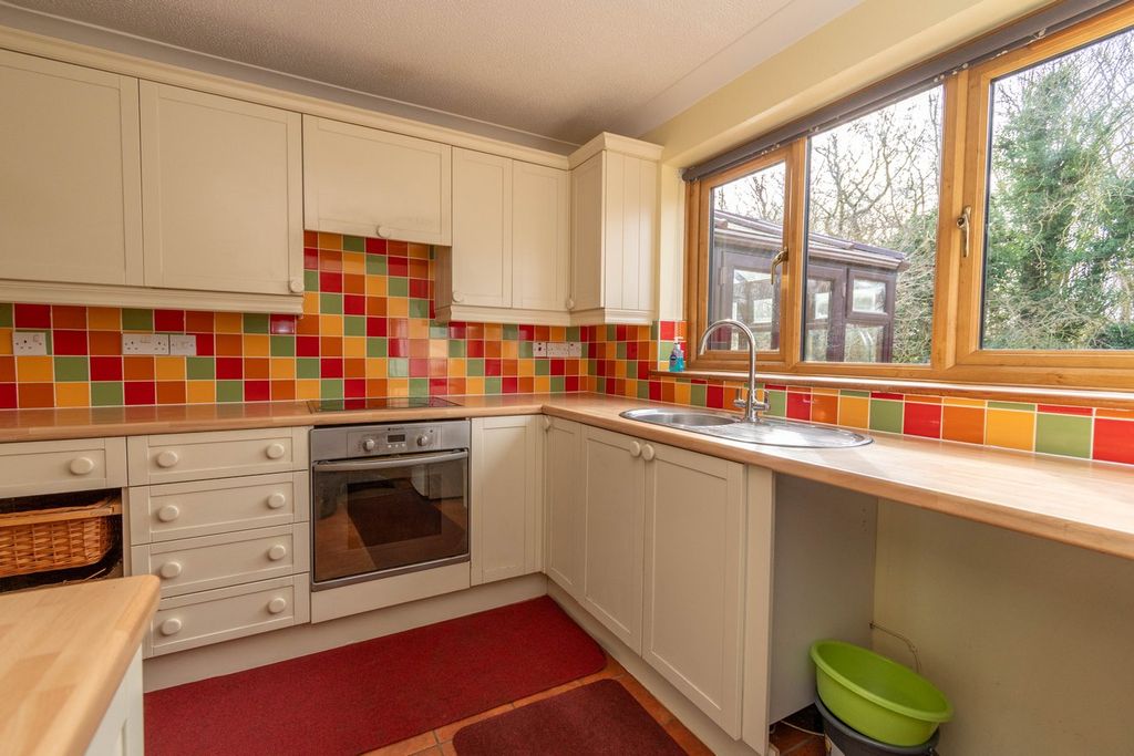 Property photo 3 of 21