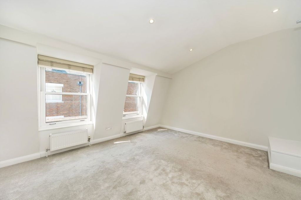 Property photo 3 of 5