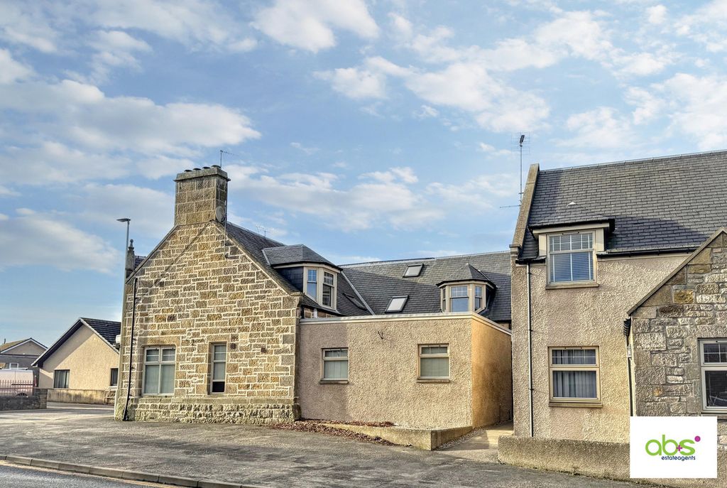 Property photo 2 of 24