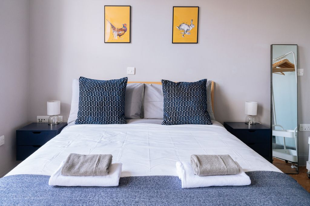 Property photo 2 of 23