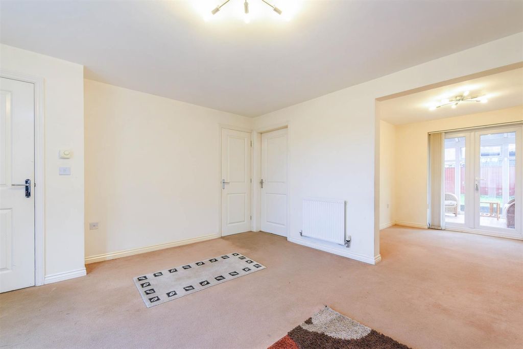 Property photo 2 of 25 Lounge