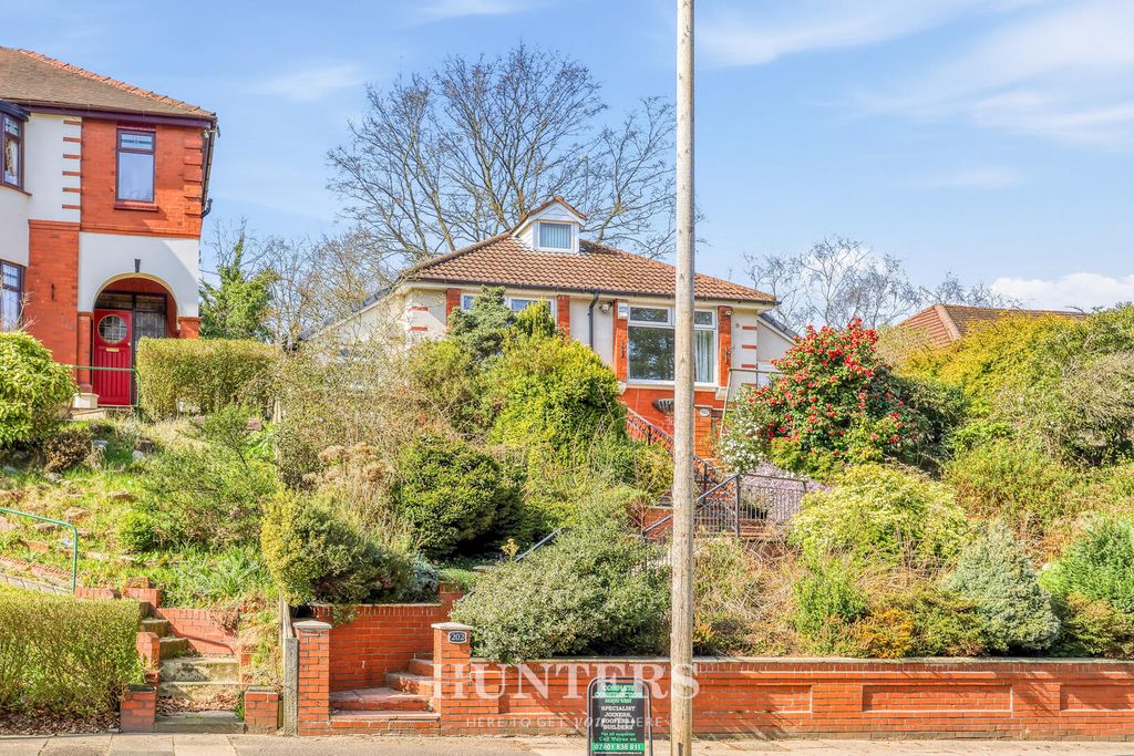 Property photo 1 of 25 Front (Exterior)