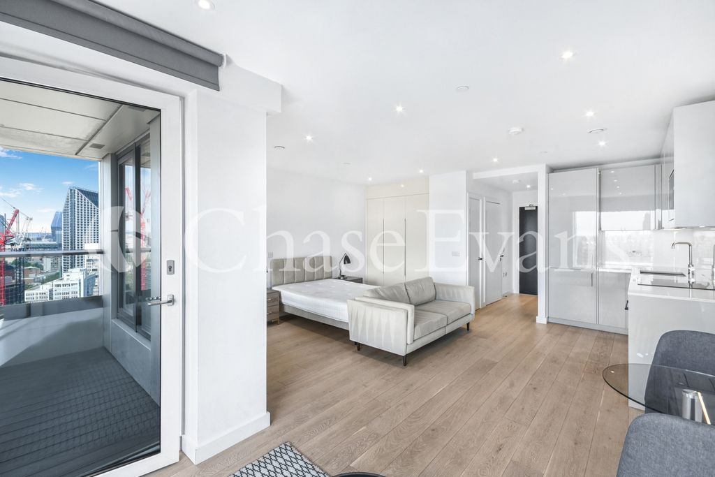 Property photo 3 of 9 Living Area