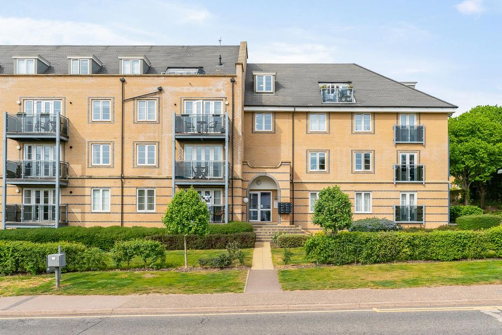 Property photo 1 of 15 Kingsmead-Small-17.Jpg