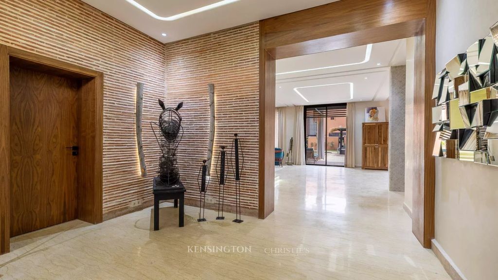 Property photo 3 of 23