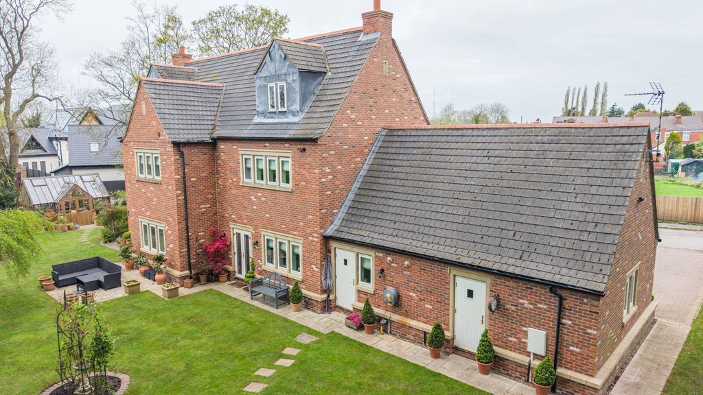 Property photo 1 of 33